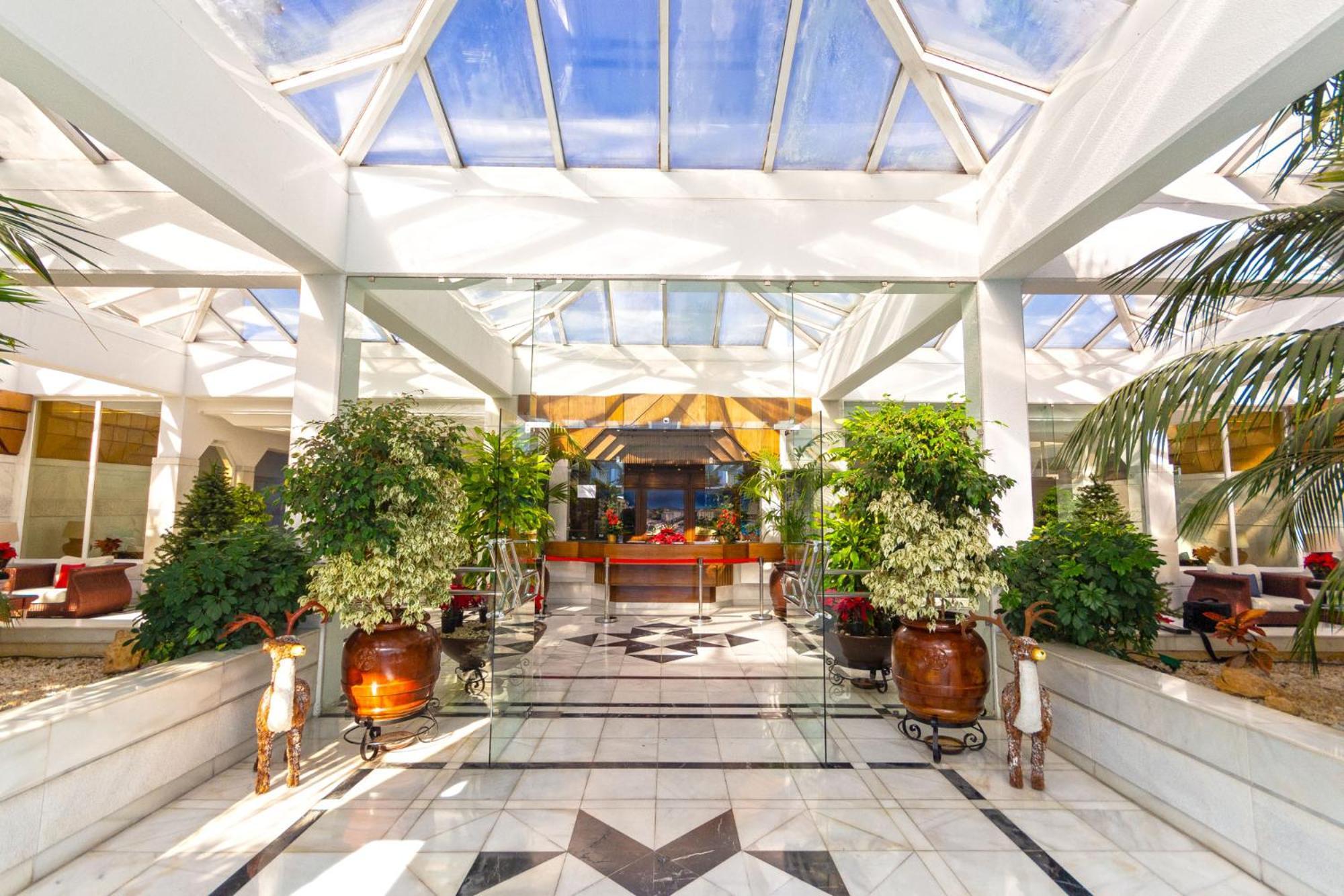 Luxury 5* 3 Beds In Playas Del Duque, Puerto Banus Appartamento